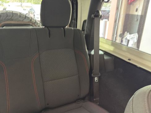 Used 2019 Jeep Wrangler Rubicon AWD/4WD image 22