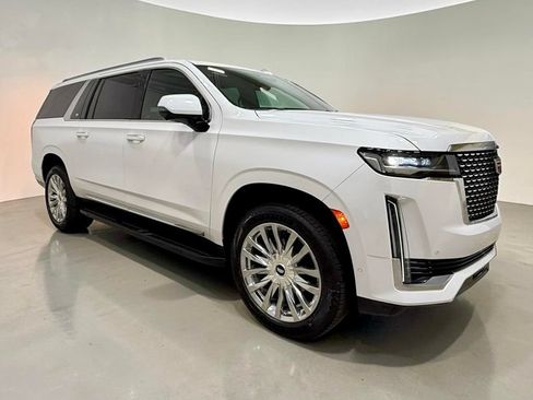 Used 2022 Cadillac Escalade ESV Premium Luxury AWD/4WD image 7