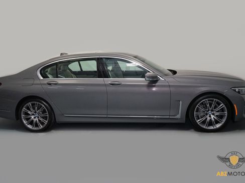 Used 2022 BMW 740i image 4
