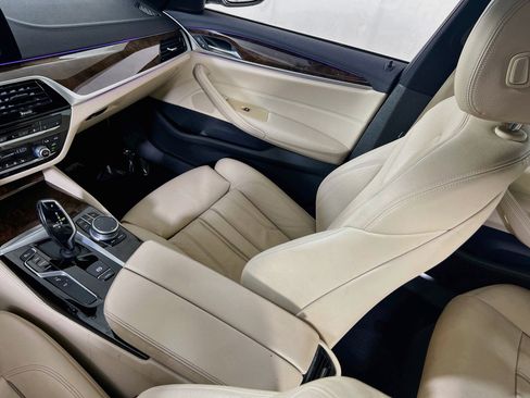 Used 2020 BMW 530i xDrive w/ Premium Package AWD/4WD image 24