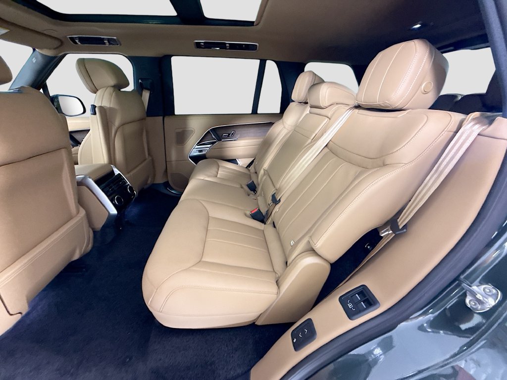 New 2026 Land Rover Range Rover Long Wheelbase SE AWD/4WD image 20