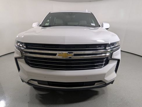 Used 2022 Chevrolet Suburban LT RWD image 2