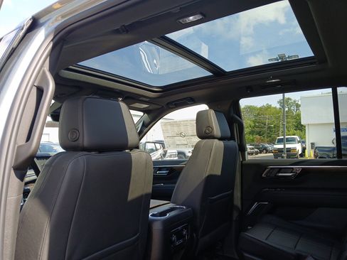 New 2026 Chevrolet Tahoe High Country image 22