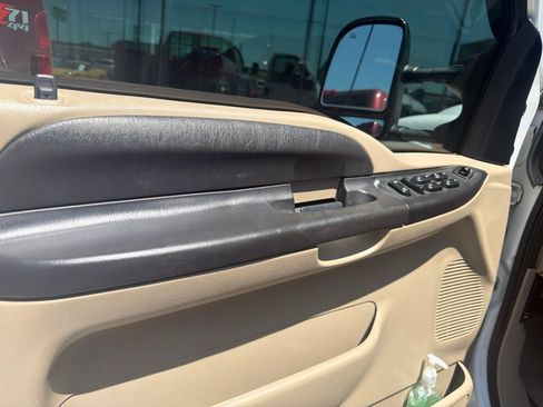 Used 2005 Ford F250 XLT RWD image 15