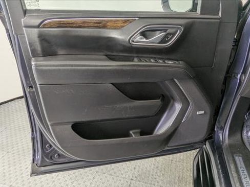 Used 2023 Chevrolet Suburban Premier image 10