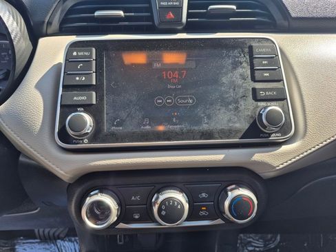 Used 2021 Nissan Versa SV image 32