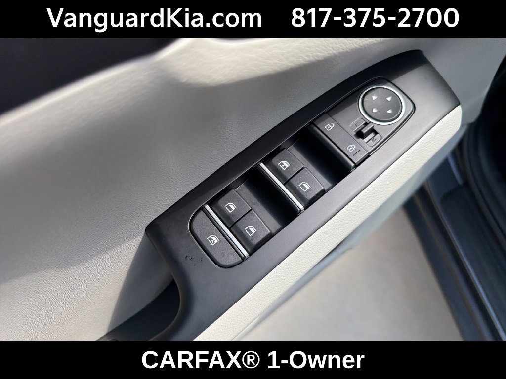 Certified 2025 Kia Soul LX FWD image 17