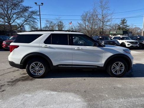 Used 2022 Ford Explorer XLT w/ Equipment Group 202A AWD/4WD image 5