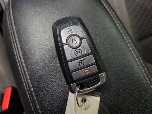 Used 2022 Ford Escape SE w/ Convenience Package AWD/4WD image 16