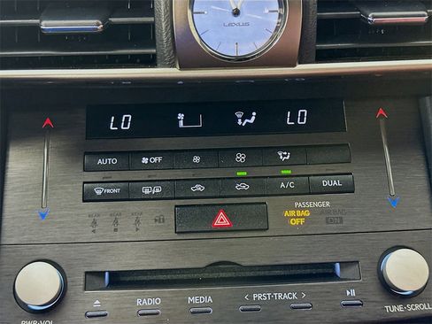 Used 2019 Lexus IS 350 image 19
