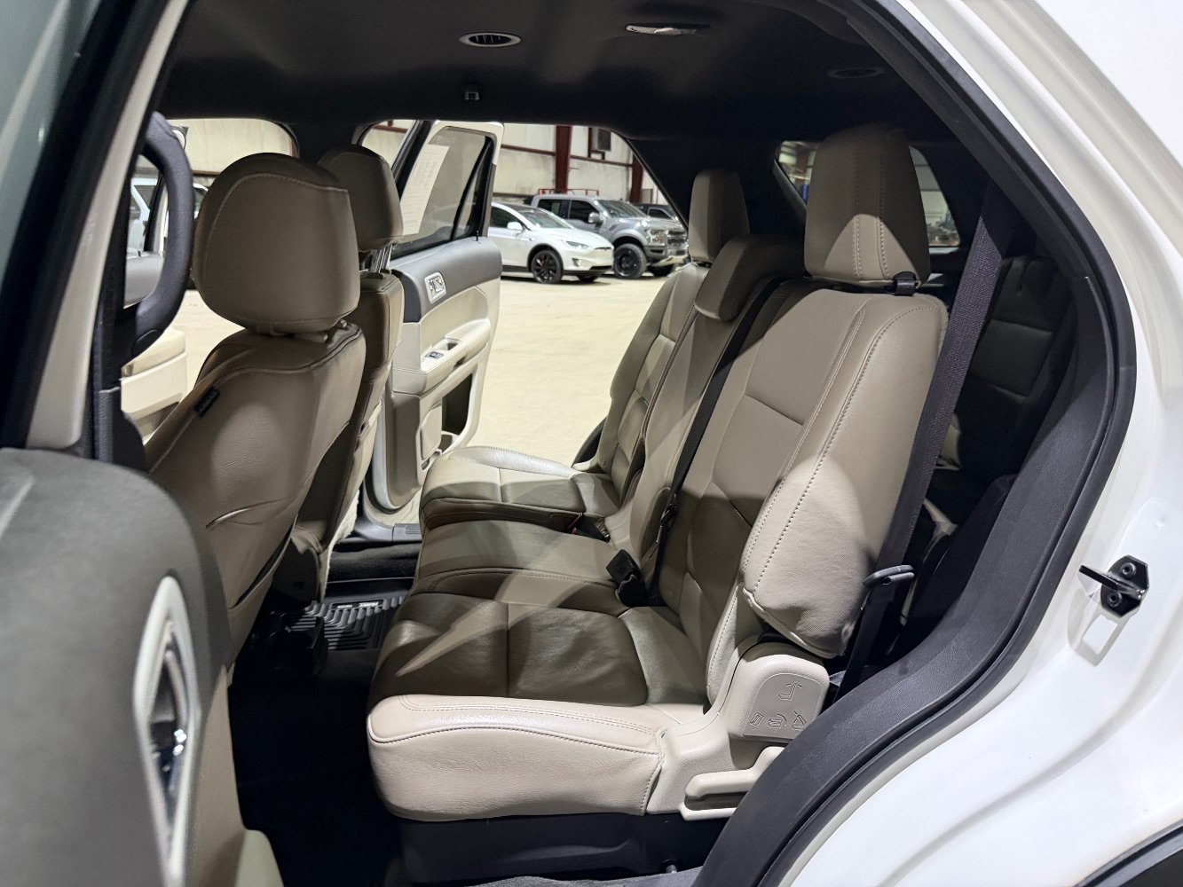 Used 2011 Ford Explorer XLT w/ 202A Rapid Spec Order Code FWD image 18