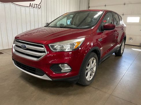 Used 2017 Ford Escape SE FWD image 2
