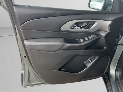 Used 2023 Chevrolet Traverse LT AWD/4WD image 14