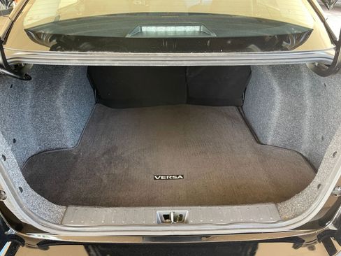 Used 2025 Nissan Versa SV image 29