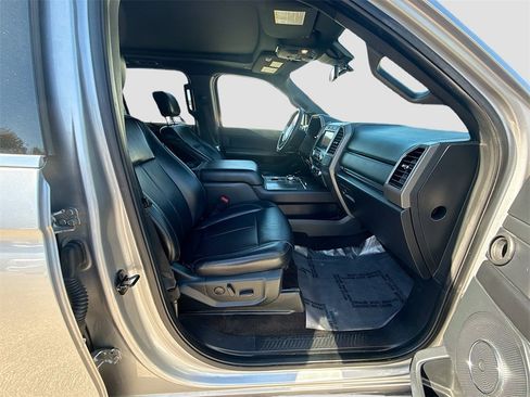 Used 2020 Ford Expedition Max XLT w/ Equipment Group 202A image 30