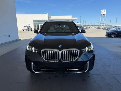 Certified 2025 BMW X5 sDrive40i w/ Premium Package image 3