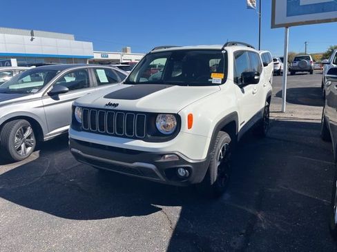 Used 2023 Jeep Renegade Latitude AWD/4WD image 1