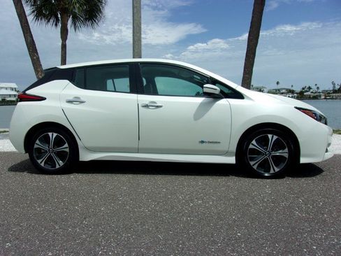 Used 2018 Nissan Leaf SL w/ SL Technology Package FWD image 7