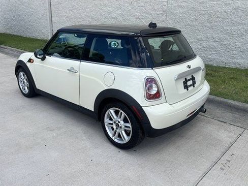 Used 2011 MINI Cooper Hardtop FWD image 3