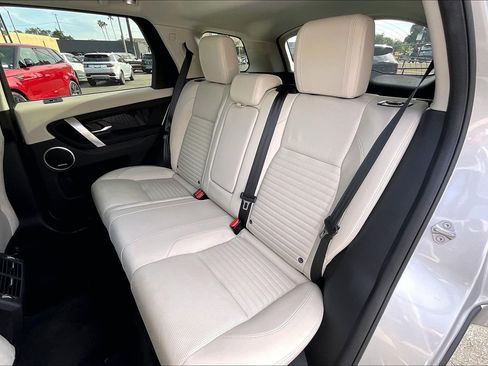 Used 2025 Land Rover Discovery Sport S image 19