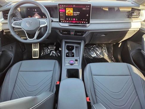 New 2026 Volkswagen Tiguan SE R-Line FWD image 14