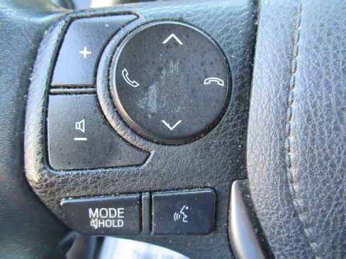 Used 2017 Toyota RAV4 Limited image 27