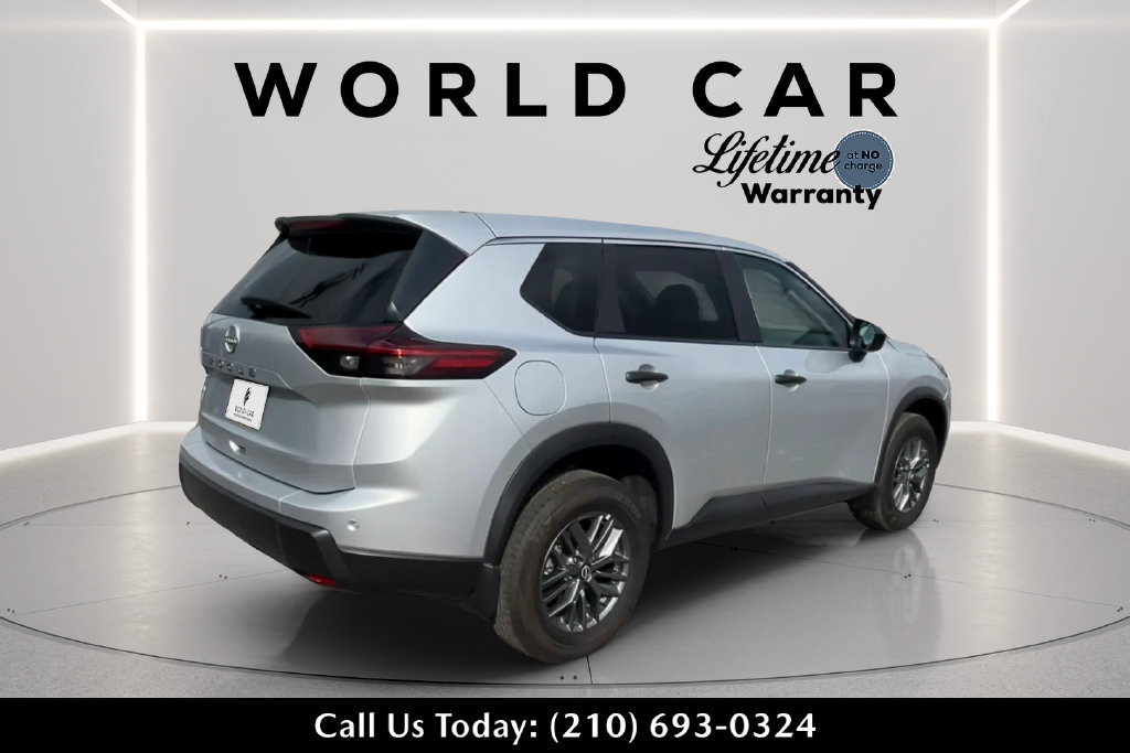Used 2025 Nissan Rogue S FWD image 3