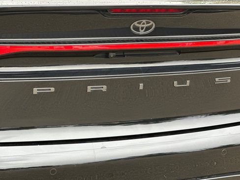 Used 2026 Toyota Prius LE FWD image 47