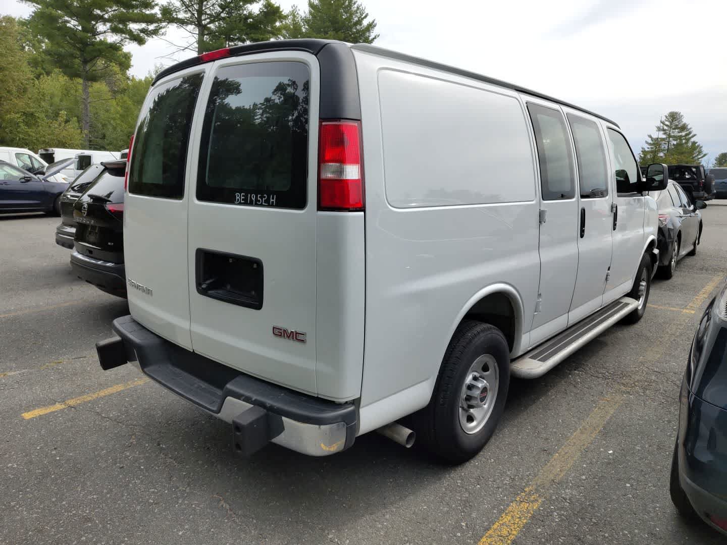 Used 2025 GMC Savana 2500 w/ Driver Convenience Package RWD image 3