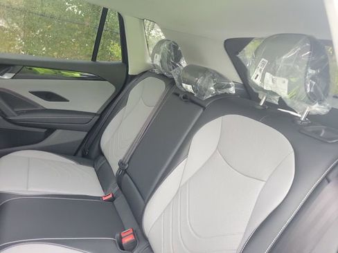 New 2026 Volkswagen Tiguan SE image 11