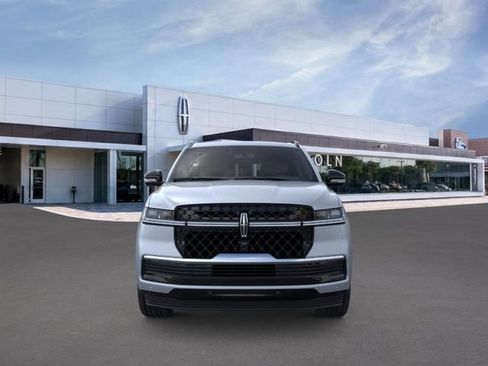 New 2026 Lincoln Navigator Reserve w/ Jet Appearance Package AWD/4WD image 6