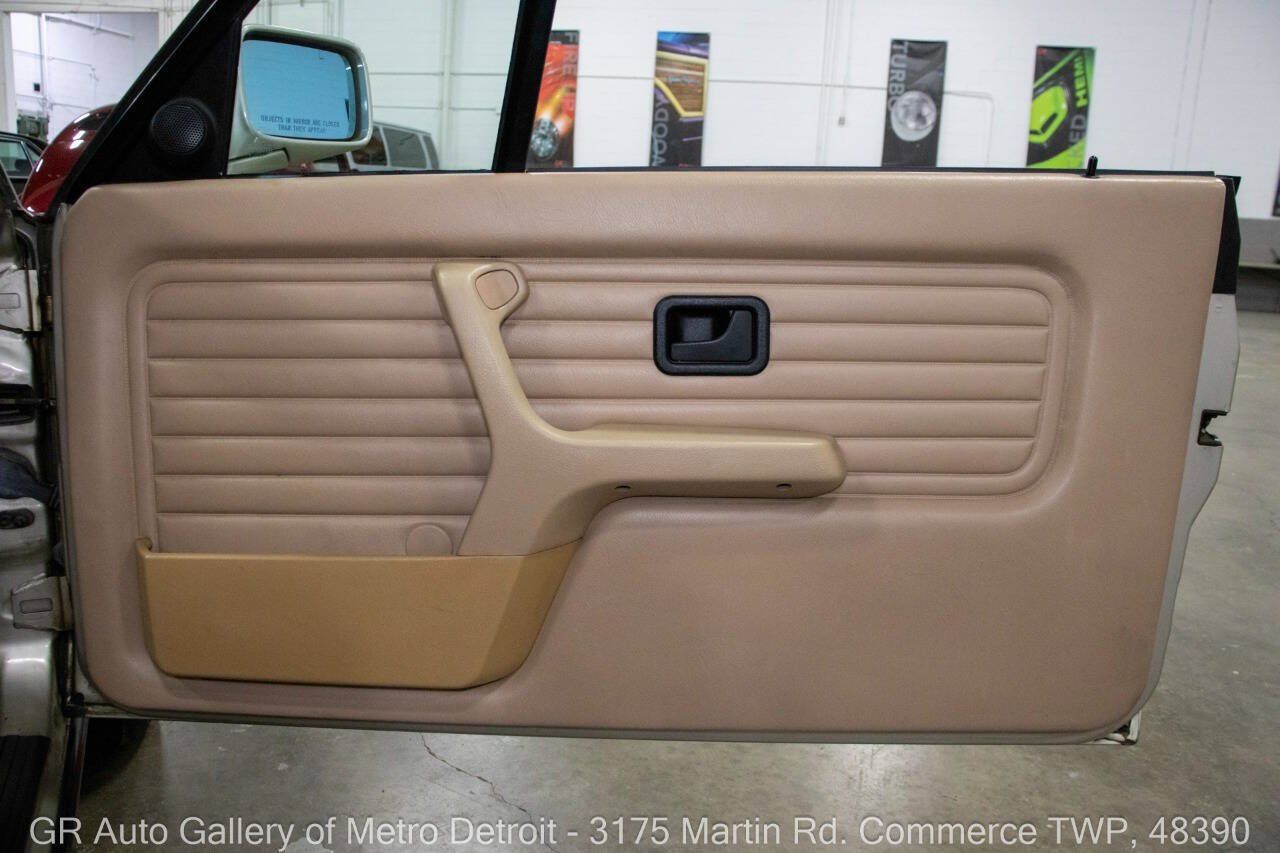 Used 1989 BMW 325i Convertible RWD image 39