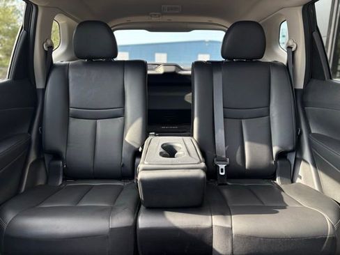 Used 2020 Nissan Rogue SL w/ Premium Package image 56