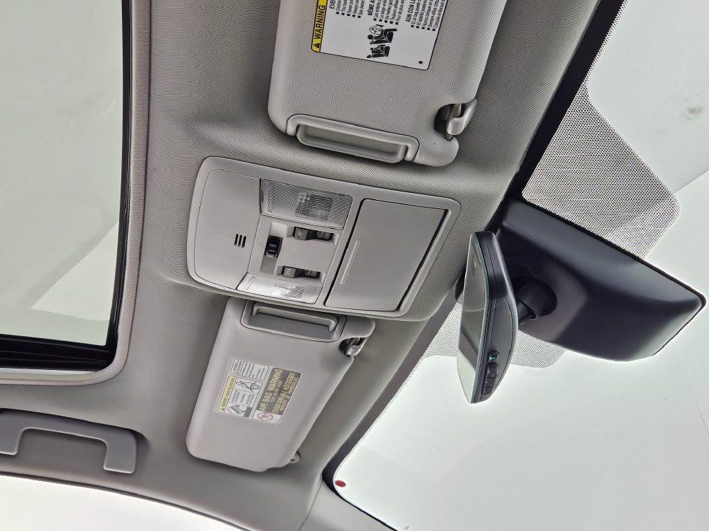 Used 2017 Toyota RAV4 Platinum w/ All Weather Liner Package FWD image 17
