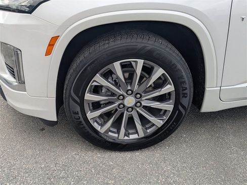 Certified 2023 Chevrolet Traverse Premier w/ LPO, Floor Liner Package image 10