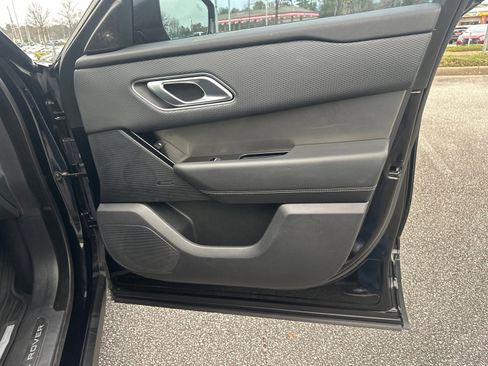 Used 2019 Land Rover Range Rover Velar S image 14