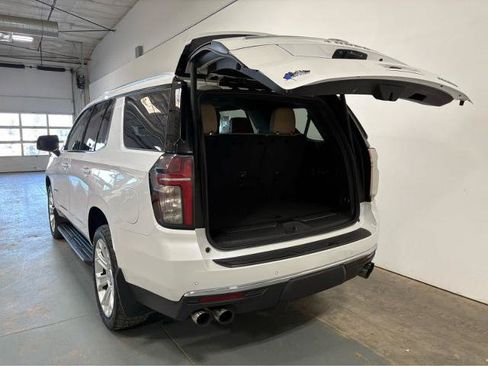Used 2021 Chevrolet Tahoe Premier w/ Premium Package AWD/4WD image 4