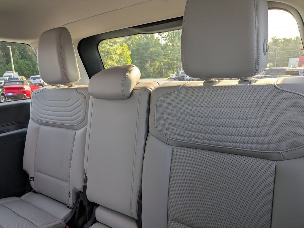 New 2026 Ford Expedition Platinum w/ Platinum Ultimate Package AWD/4WD image 15
