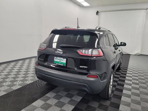 Used 2019 Jeep Cherokee Latitude Plus w/ Cold Weather Group AWD/4WD image 7