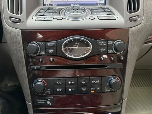 Used 2011 INFINITI G37 x w/ Premium Pkg image 22