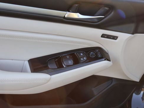 Used 2020 Nissan Altima 2.5 Platinum image 22