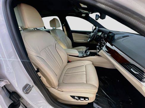 Used 2017 BMW 540i RWD image 29