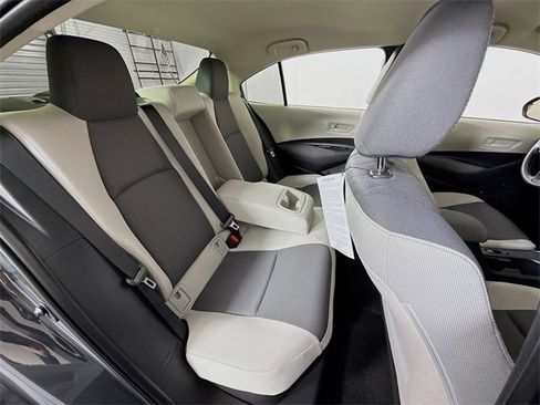 Certified 2025 Toyota Corolla LE image 27