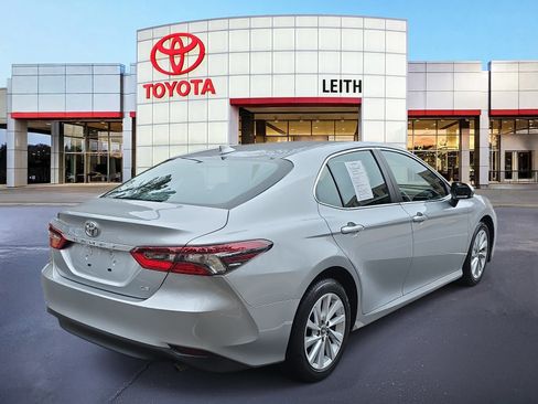 Used 2023 Toyota Camry LE image 5