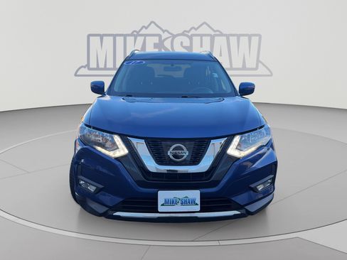 Used 2017 Nissan Rogue SV FWD image 2