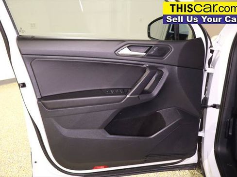 Used 2020 Volkswagen Tiguan SE FWD image 32