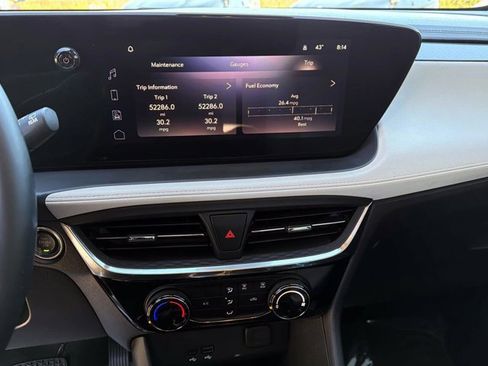 Used 2024 Buick Encore GX Sport Touring image 17