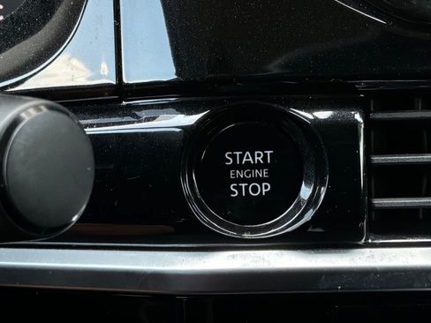 Used 2025 Nissan Pathfinder SV FWD image 30