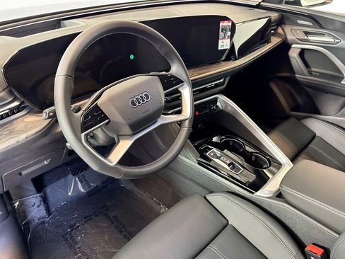 New 2025 Audi Q5 Premium Plus image 9