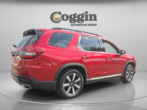 Used 2025 Honda Pilot Touring image 6